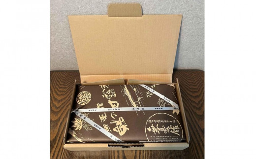 惣菜 鮎の甘露煮 330g 桐箱入 広島県福山市/星野商事株式会社 無憂舘 鮎 あゆ 甘露煮 小分け 真空 ギフト プレゼント [BAEE003]