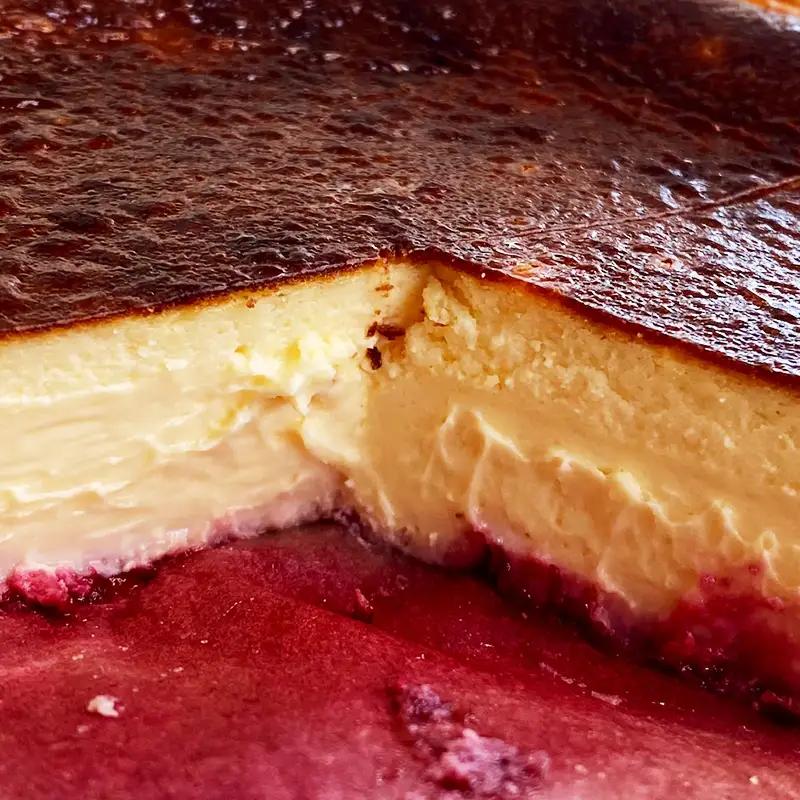 Magic Hour Cheese バスクチーズケーキ 菓子 お菓子 ケーキ チーズケーキ チーズ スイーツ デザート 洋菓子 冷凍 おやつ