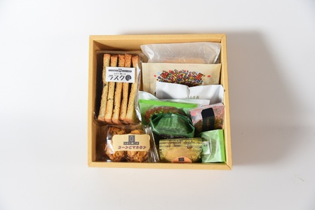 ＜ごま菓子詰め合わせ＞(全8種)ごませんべいやラスク、クッキーなど三股町産胡麻と茎葉の粉末を使ったスイーツセット！国産 焼き菓子 洋菓子【A-1201-jj】【十字屋】