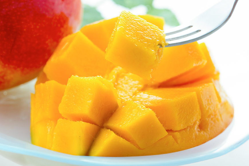 【2024年発送】【令和5年度優秀賞受賞】でーじマンゴーのアップルマンゴー2kg(贈答用)