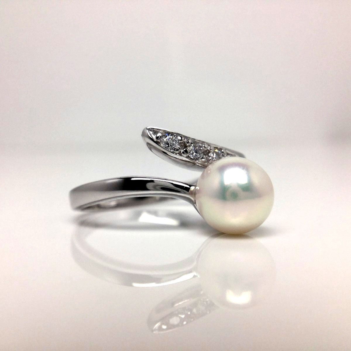 老舗の真珠専門店・高品質アコヤ真珠リング6.5-7.0ミリフリーサイズ / 伊勢 志摩 伊勢志摩 英虞湾 志摩産 真珠 パール アコヤ貝 アクセサリー 指輪 リング 冠婚葬祭 慶事 弔事 結婚式 入学