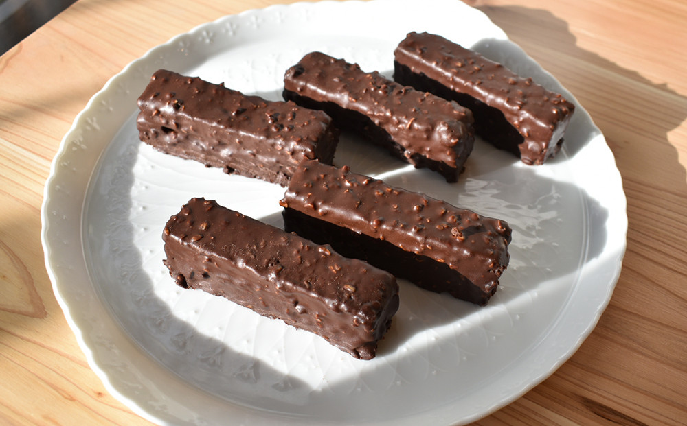 
バトンショコラ (ラムレーズン)｜スイーツ デザート お菓子 おかし 洋菓子 焼き菓子 冷凍 ギフト 贈答 プレゼント 個包装 小分け [0250]
