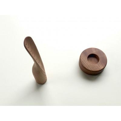 ふるさと納税 茂原市 欅の木で作った立つ靴べら　スタンド付き　1セット　木製　WOOD STUDIO KUZE’S |  | 03