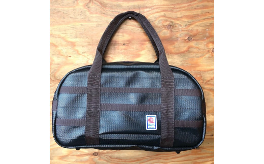 11-61BK　【SUWAプレミアム】FIRE HOSE PRODUCTS　ボストンバック　ブラック（M）（パイピングカラー：黒）／信州諏訪ガラスの里