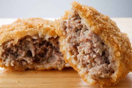 【ふるなび限定】 FN-Limited 【 定期便 6回 】 肉 総菜 2種セット お肉屋さんの手作り 詰合せ 合計6個 （和牛コロッケ × 6個 ・ 和牛メンチ × 6個） 国産 和牛 メディアで紹